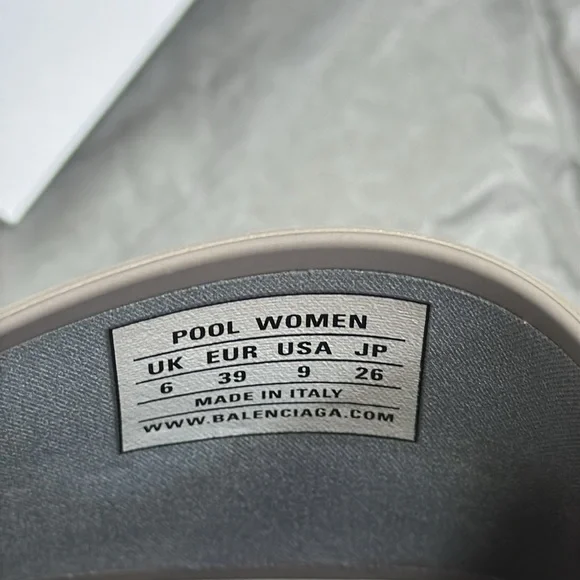 Balenciaga Women’s Slipper Size 9 Gray Black‎ - Picture 8 of 8